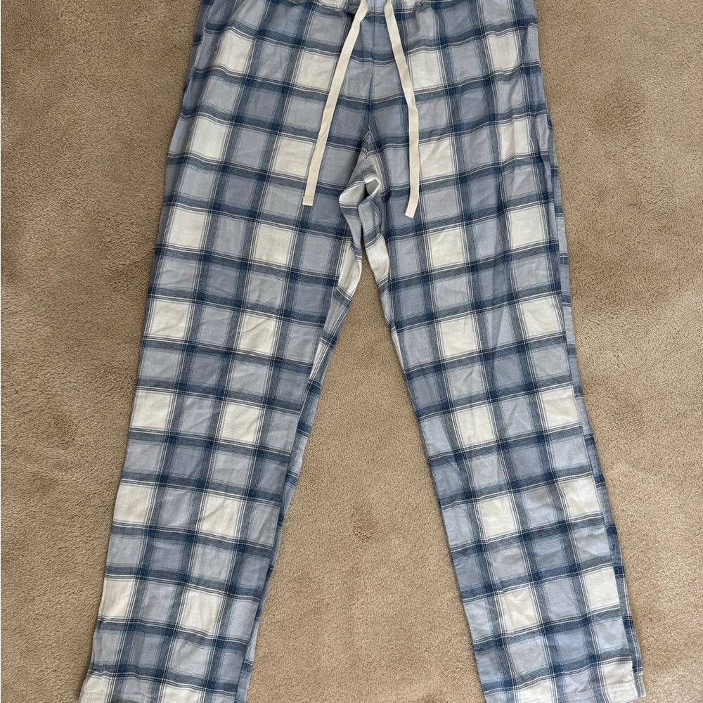 Eddie Bauer Women's Blue and White Plaid Pajama Pants